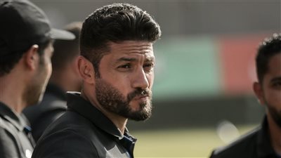 الأهلي يحتفل بعيد ميلاد شريف عبد الفضيل نجم الفريق السابق