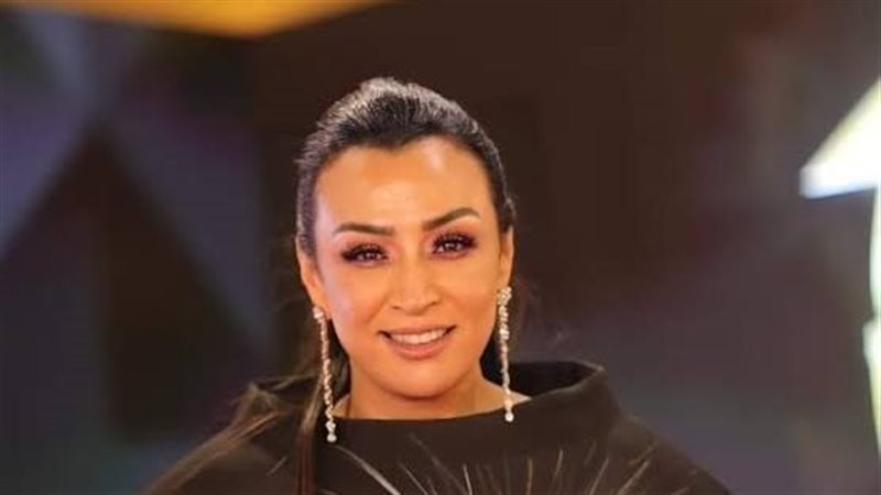 الفنانة صفاء جلال