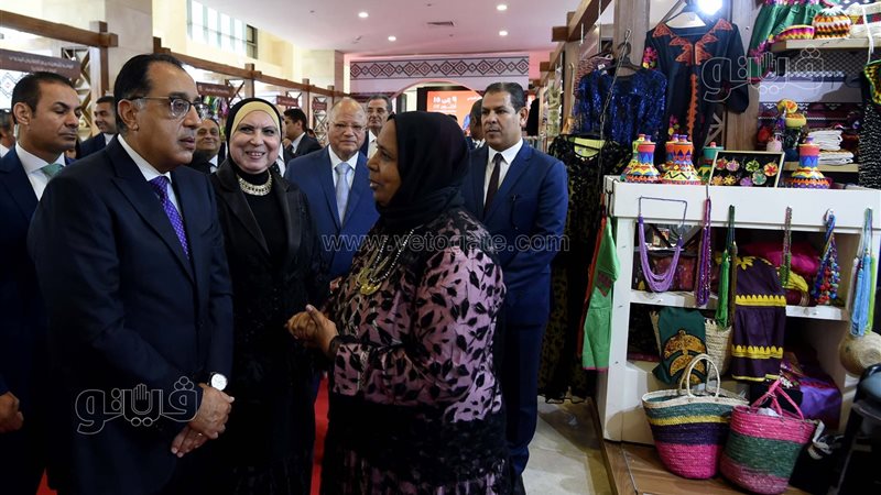 رئيس الوزراء يفتتح