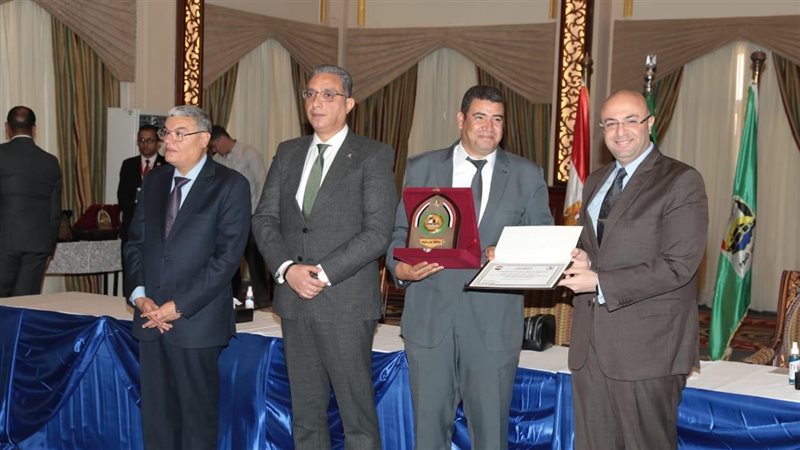 محافظ بني سويف يشارك