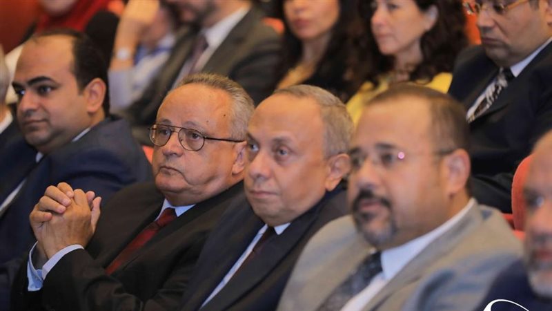 خبراء دوليون يناقشون
