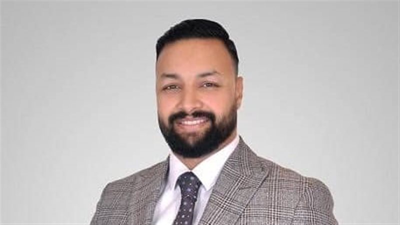  الدكتور أحمد هندي