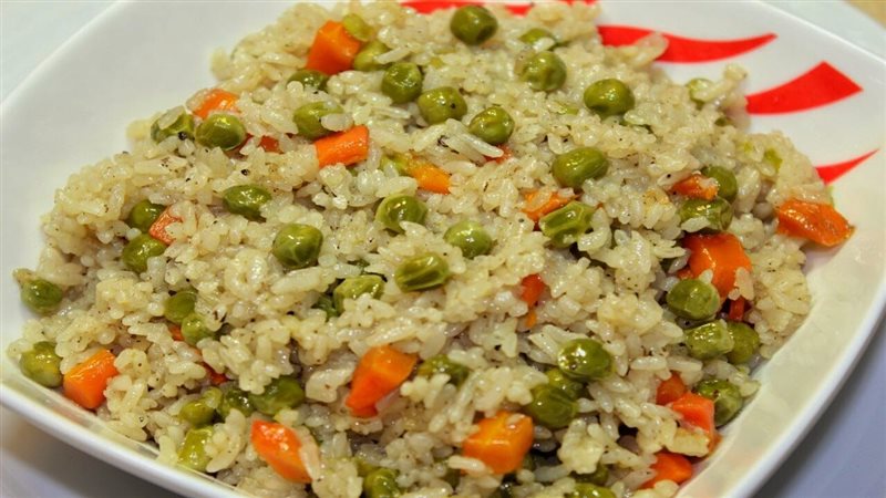 الأرز بالبسلة والجزر