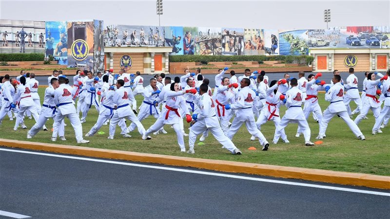 عروض قتالية لطلاب