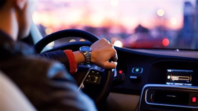 تفسير حلم ركوب السيارة في المنام وعلاقته بالإصابة بالأمراض