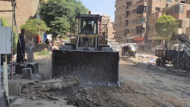 رفع مخلفات في حملة