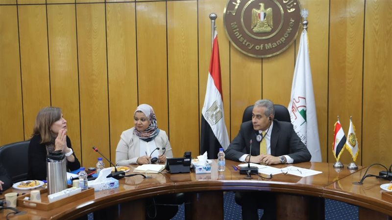 وزير القوى العاملة