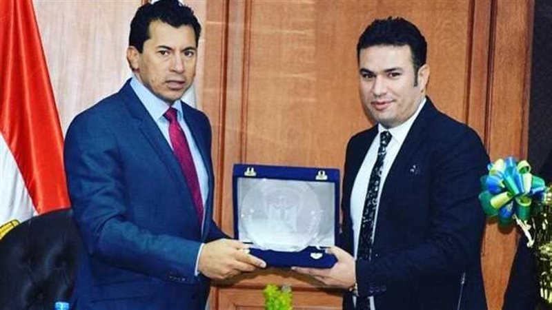 وزير الشباب والرياضة