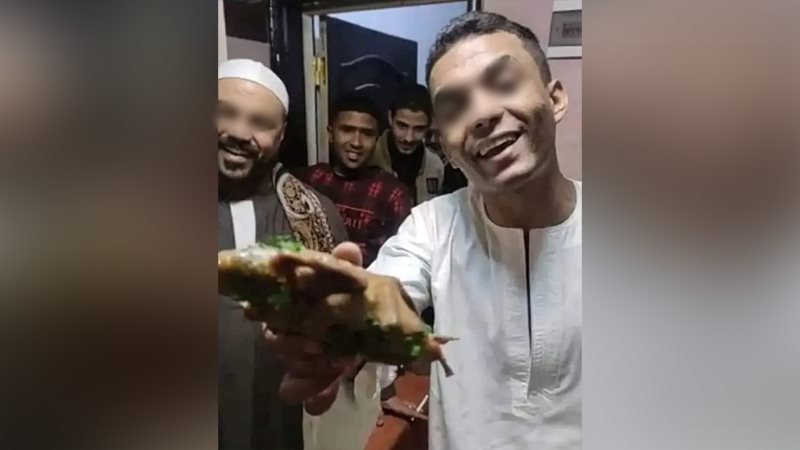 صاحب تريند كل حمام
