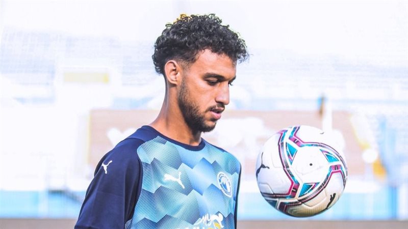 بيراميدز يضم عبد
