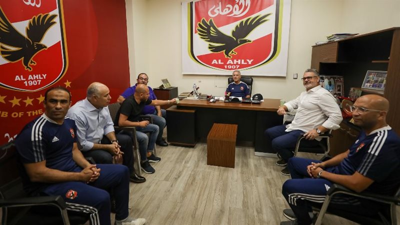الجهاز الفني للاهلى
