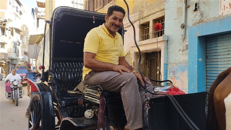 حسن عصر أحد العاملين