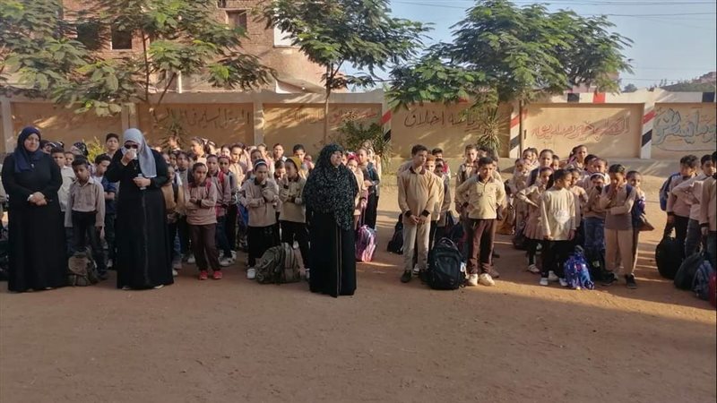 طلاب ومعلمو كفر شكر