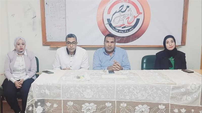 جانب من الندوة بكلية
