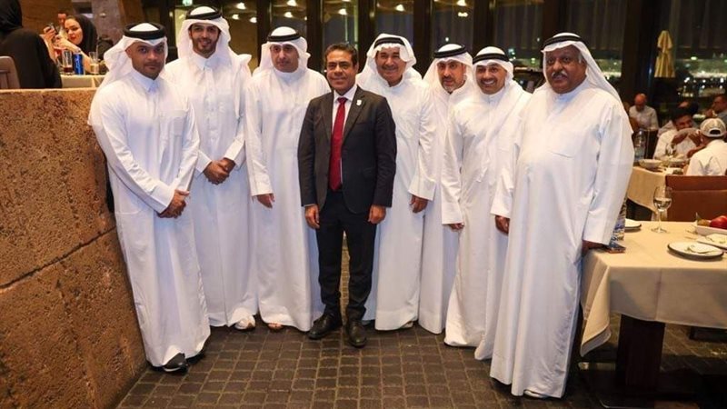 طارق قنديل مع رئيس