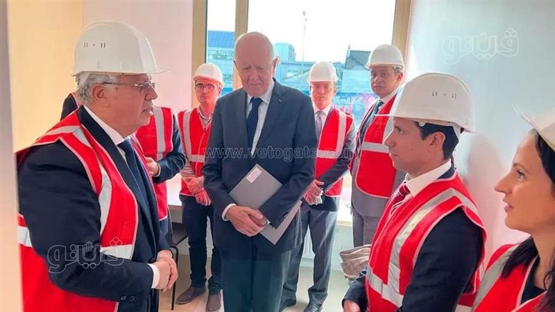 الدكتور أيمن عاشور