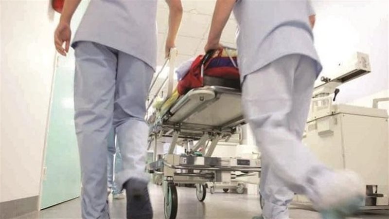 إصابة ربة منزل وابنتيها