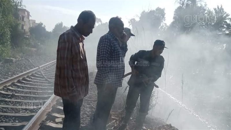 حريق بجوار شريط السكة