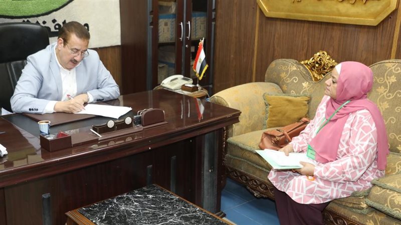 محافظ المنوفية خلال