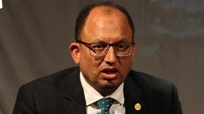 رئيس جامعة حلوان يتفقد كليات الطب والحاسبات والذكاء الاصطناعي والتربية