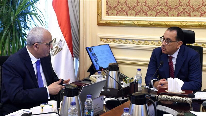 رئيس الوزراء ووزير