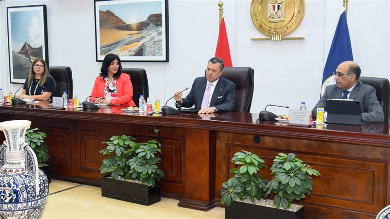 وزيرا الهجرة والسياحة
