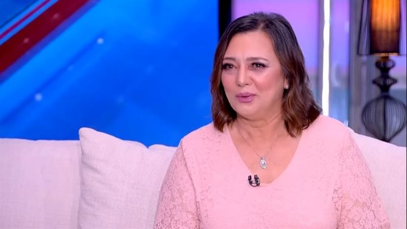 الفنانة عزة بهاء