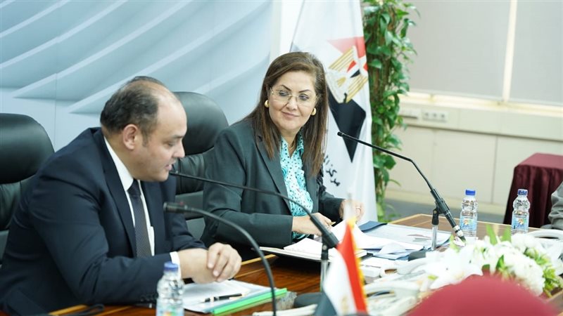 وزيرا التخطيط والتجارة