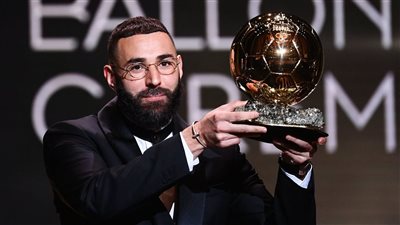 بعد الإفراج عن الأرقام.. فوز كريم بنزيما بالكرة الذهبية يسجل ثاني أكبر فجوة في التاريخ