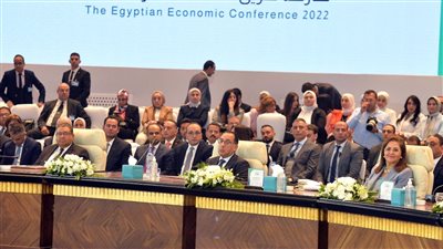 هل من الضروري ربط سعر العملة بقوة الاقتصاد؟ مدبولي يجيب 