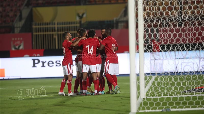 الأهلي وأسوان 