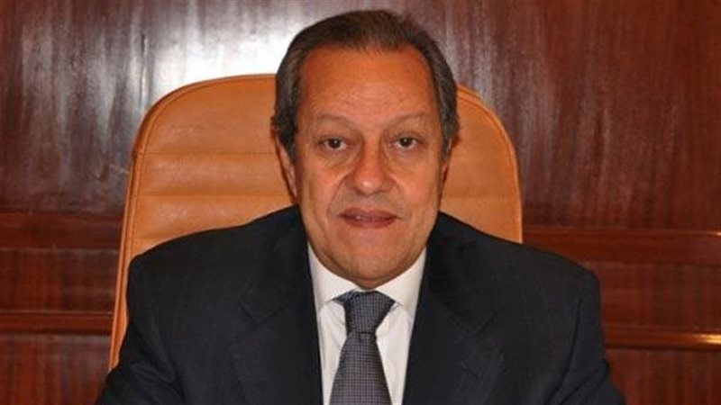 الدكتور منير فخري