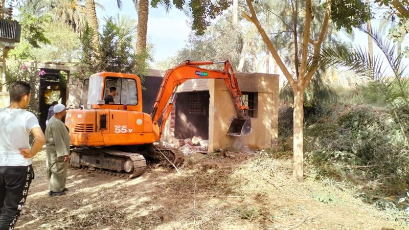 رفع مخلفات في حملة