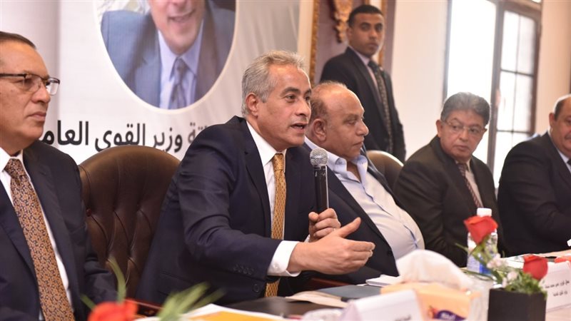 وزير القوى العاملة