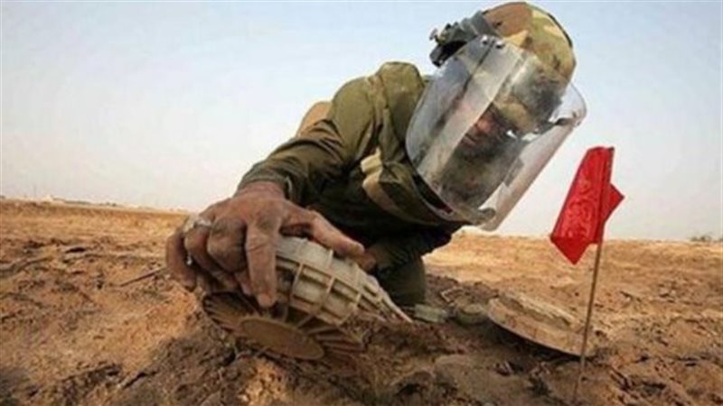 مقتل خبيري ألغام