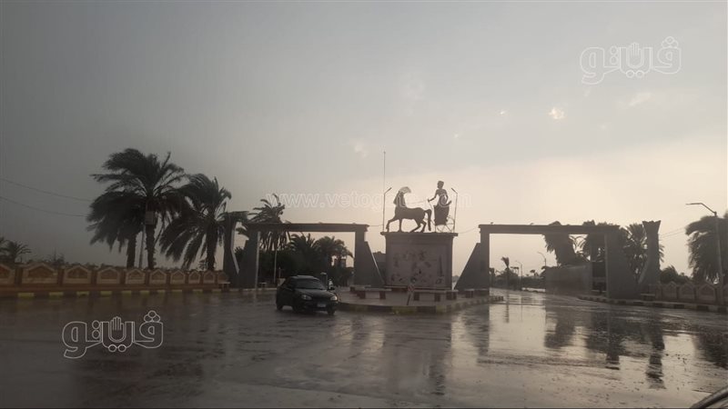 أمطار غزيرة مصحوبة