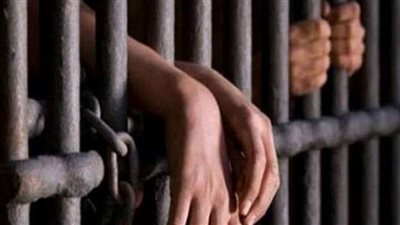 حبس عاطلين متهمين بتجارة المواد المخدرة في الجيزة
