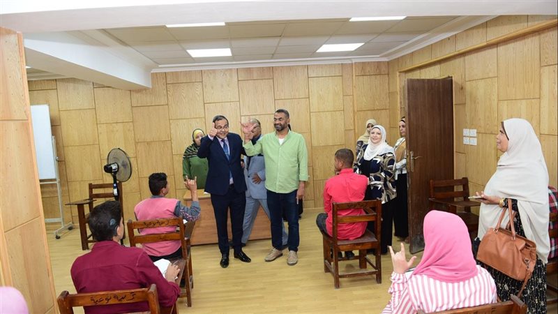 الدكتور مصطفى عبد
