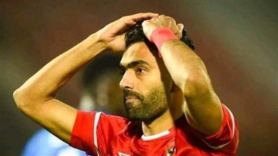 لقاء الأحبة.. استقبال حافل لحسين الشحات من لاعبي العين الإماراتي | فيديو