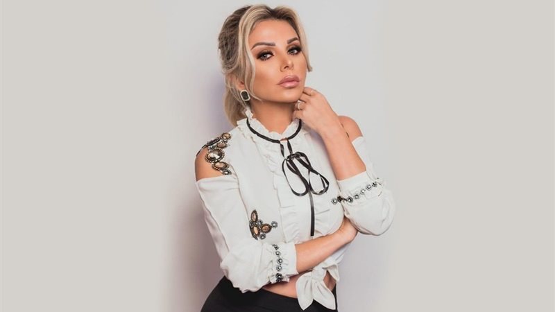 الفنانة رزان مغربي