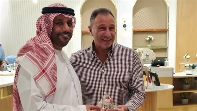 الخطيب ورئيس الشارقة