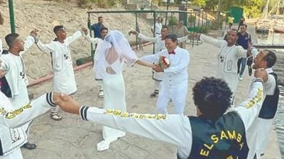 فنان مكسيكي يحتفل بزفافه في القرية النوبية بأسوان يثير ردود أفعال واسعة | صور 