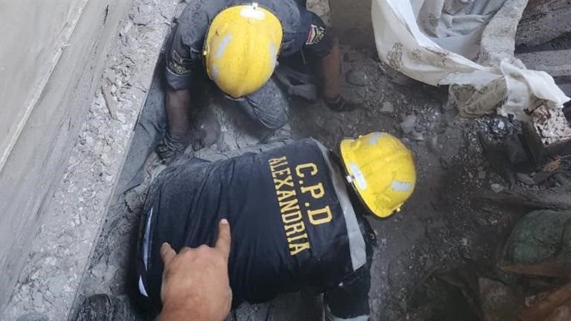  إنقاذ مواطن من أسفل