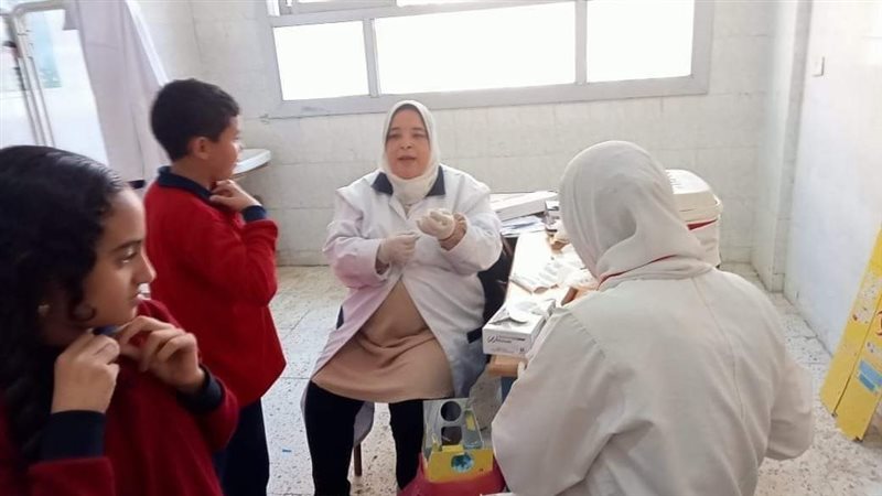 تطعيم طلاب المدارس