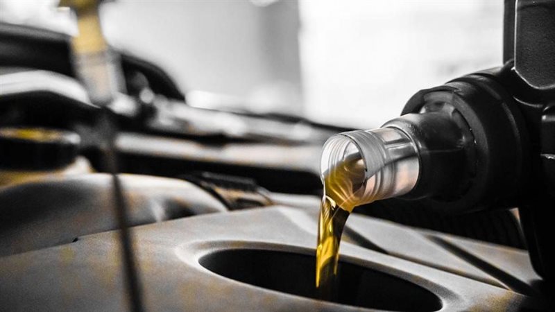 إعادة تدوي زيوت محركات