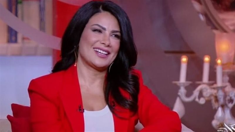 الفنانة صبا مبارك