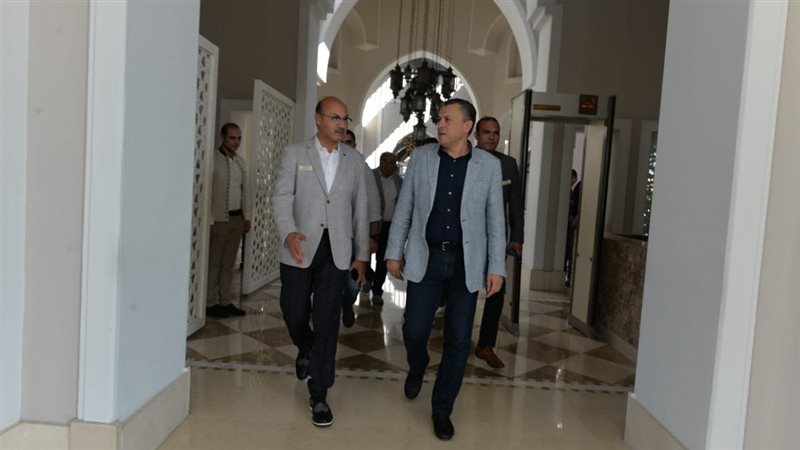 وزير السياحة والآثار