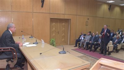 إجراءات التموين لمواجهة ارتفاع أسعار الأرز.. اجتماع مع الشركات والسلاسل التجارية لعدم رفع الأسعار.. وقف تصديره للخارج.. اشتراك 90% من المضارب في المنظومة.. وسعره بالمجمعات 10.5 جنيه للكيلو