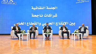 مستشار الوزير لشئون القطاعات الحكومية يستعرض إنجازات الإنتاج الحربي