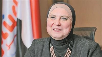 نيفين جامع: دعم ورش المشغولات الذهبية الصغيرة بتمويل يصل إلى مليون جنيه